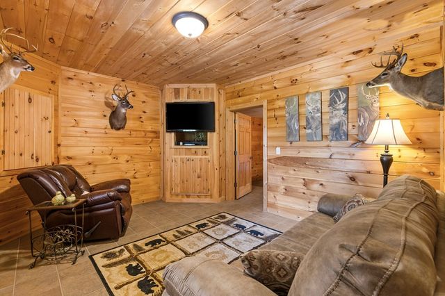 16 Enchanting Circle, Morganton, GA 30560