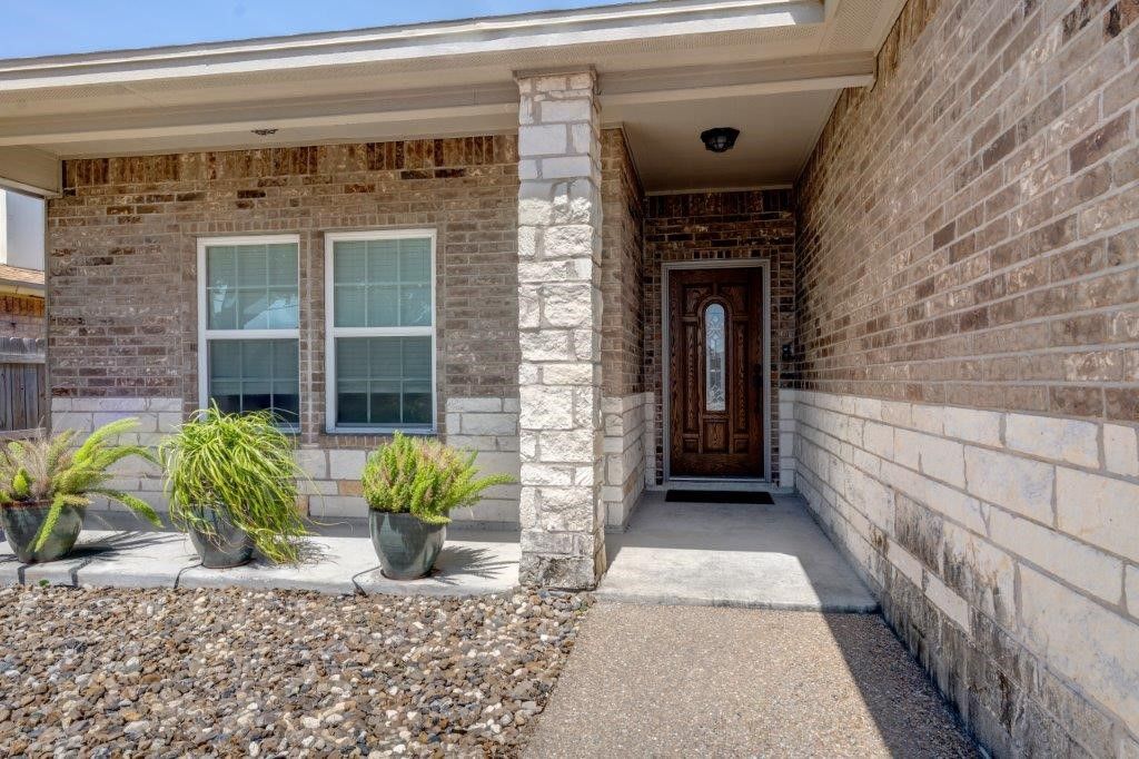 844 Purdue, Corpus Christi, TX 78418 — photo 2