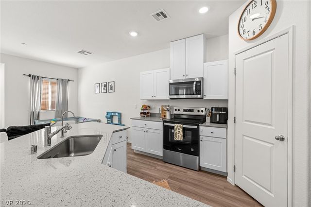 7855 Pandora Sky Street 3, North Las Vegas, NV 89084