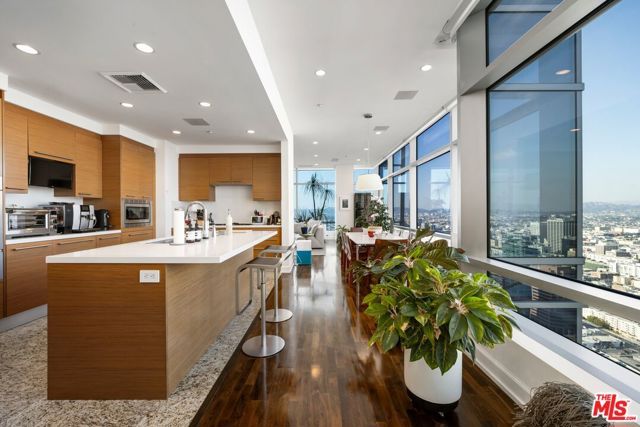 900 W Olympic Boulevard 46G, Los Angeles, CA 90015