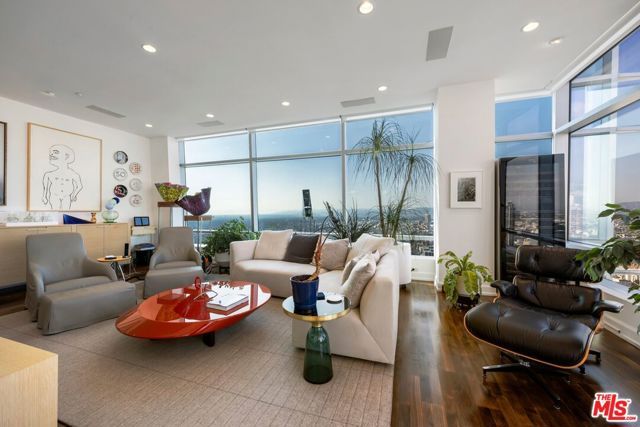 900 W Olympic Boulevard 46G, Los Angeles, CA 90015