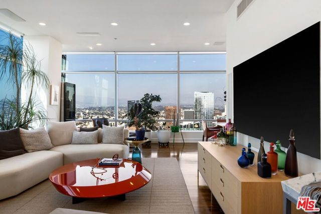 900 W Olympic Boulevard 46G, Los Angeles, CA 90015