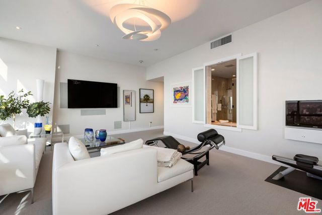 900 W Olympic Boulevard 46G, Los Angeles, CA 90015