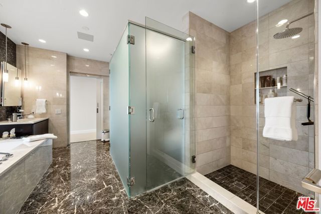 900 W Olympic Boulevard 46G, Los Angeles, CA 90015