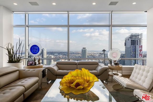 900 W Olympic Boulevard 46G, Los Angeles, CA 90015