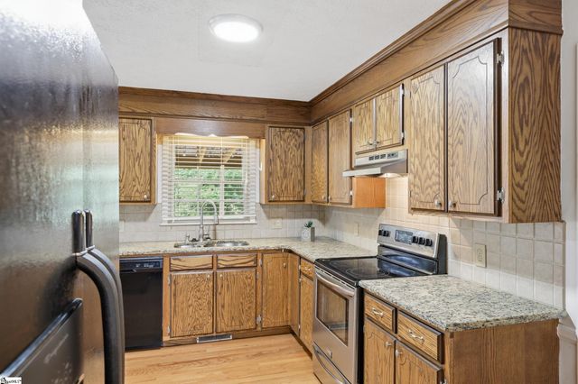 102 Fernwood Drive, Easley, SC 29640