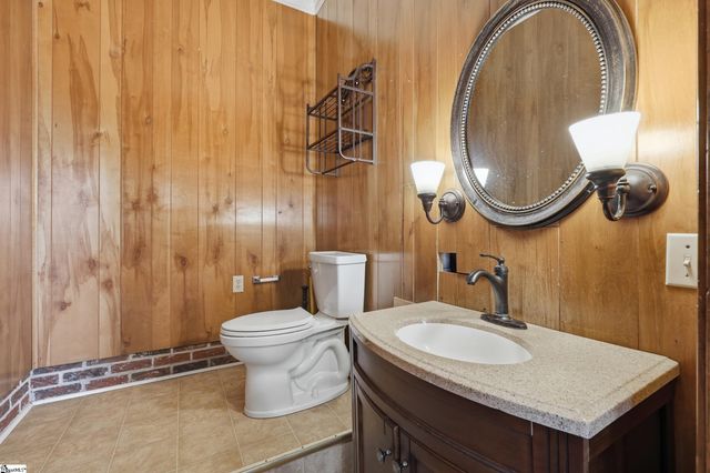 102 Fernwood Drive, Easley, SC 29640