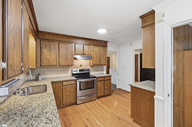 102 Fernwood Drive, Easley, SC 29640