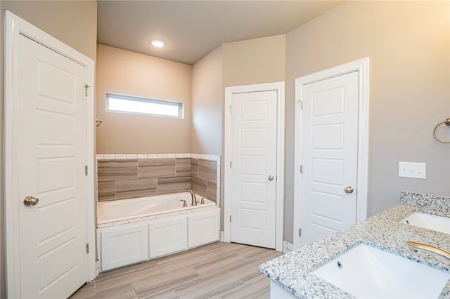 1025 Kimball Lane, Pea Ridge, AR 72751