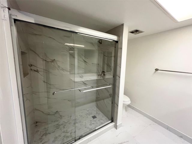 6005 Del Lago Cir 102, Sunrise, FL 33313