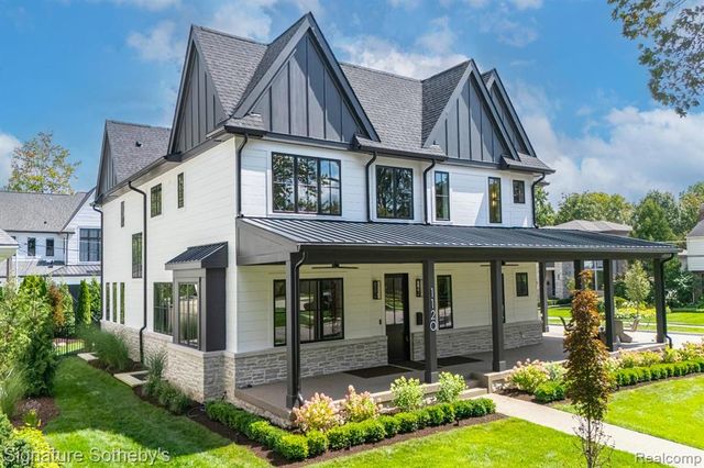 1120 Lyonhurst Street, Birmingham, MI 48009
