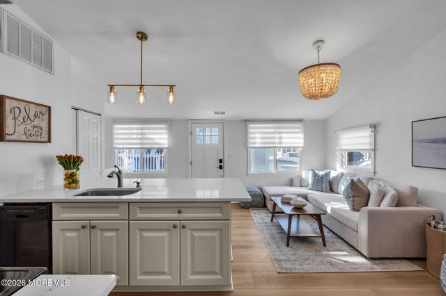 21 E Dune Way 121, Lavallette, NJ 08735