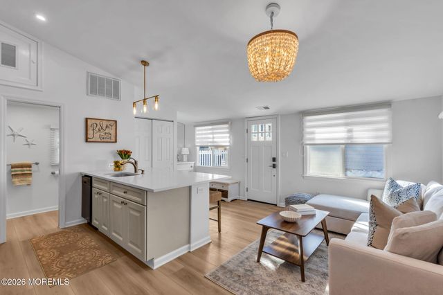 21 E Dune Way 121, Lavallette, NJ 08735