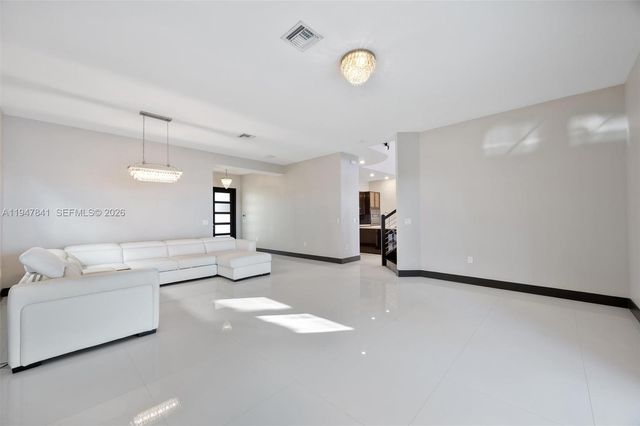 15722 NW 88th Ave, Miami Lakes, FL 33018