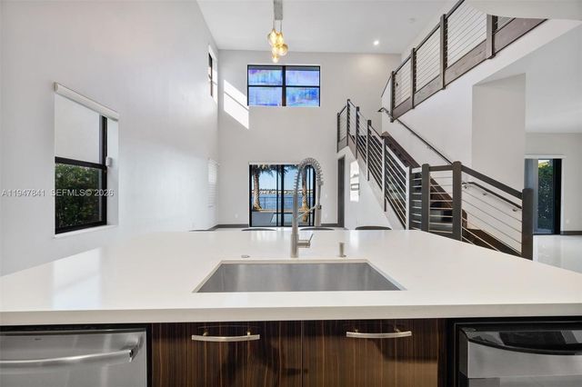 15722 NW 88th Ave, Miami Lakes, FL 33018