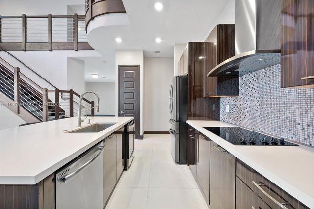 15722 NW 88th Ave, Miami Lakes, FL 33018