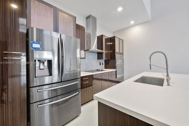 15722 NW 88th Ave, Miami Lakes, FL 33018