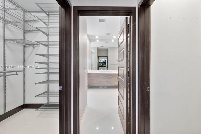 15722 NW 88th Ave, Miami Lakes, FL 33018