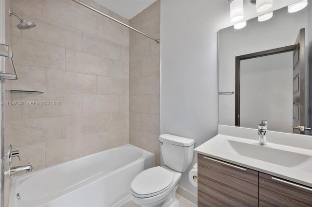 15722 NW 88th Ave, Miami Lakes, FL 33018