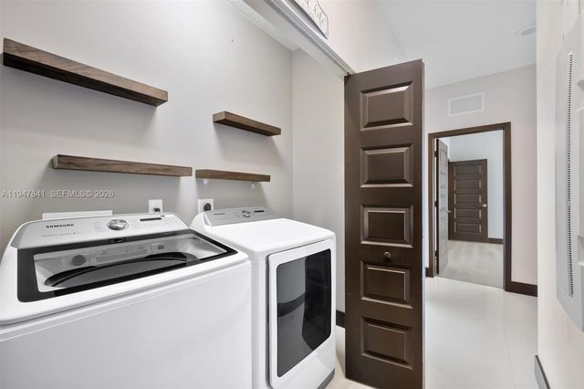 15722 NW 88th Ave, Miami Lakes, FL 33018