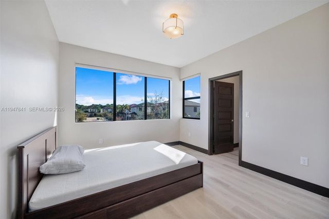 15722 NW 88th Ave, Miami Lakes, FL 33018