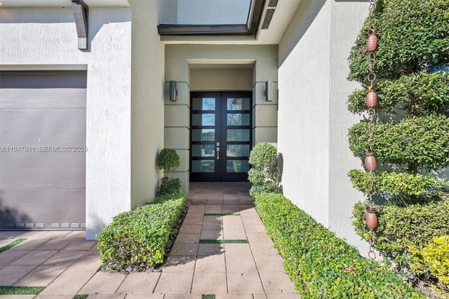 15722 NW 88th Ave, Miami Lakes, FL 33018