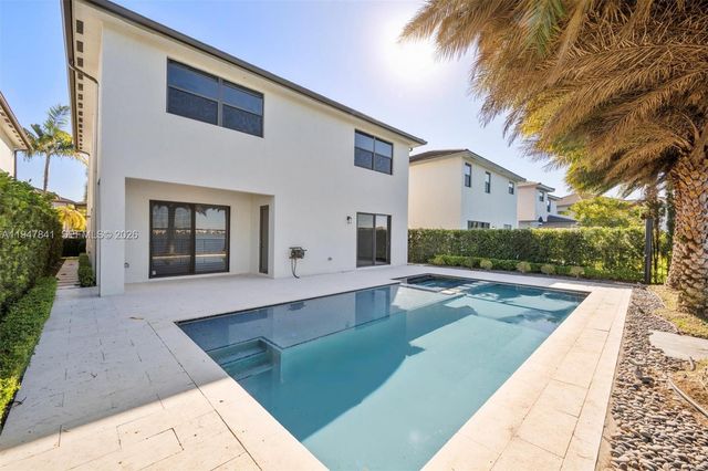 15722 NW 88th Ave, Miami Lakes, FL 33018