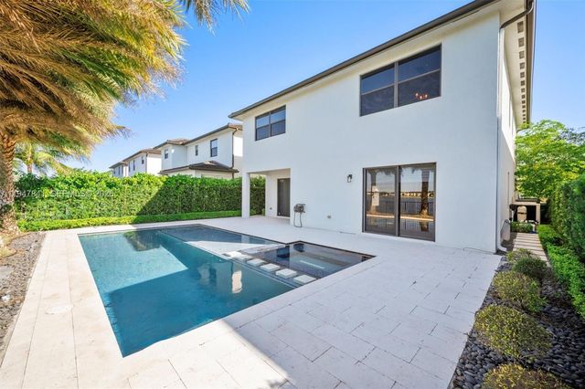 15722 NW 88th Ave, Miami Lakes, FL 33018