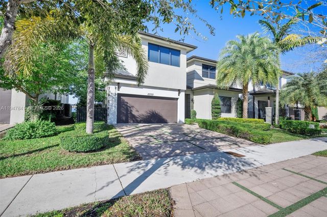 15722 NW 88th Ave, Miami Lakes, FL 33018
