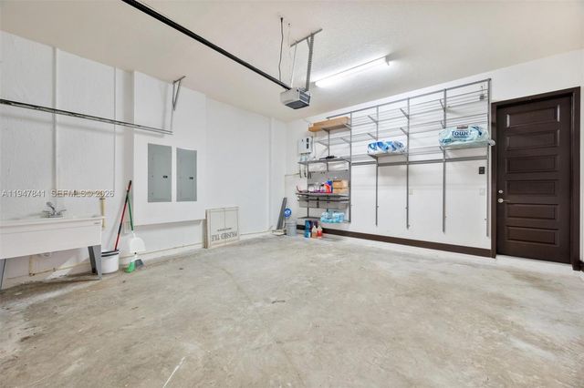 15722 NW 88th Ave, Miami Lakes, FL 33018