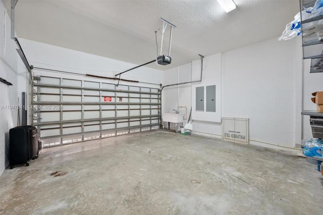 15722 NW 88th Ave, Miami Lakes, FL 33018