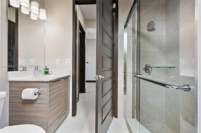 15722 NW 88th Ave, Miami Lakes, FL 33018