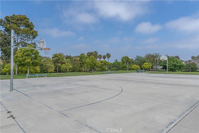 18571 Amalia, Huntington Beach, CA 92648
