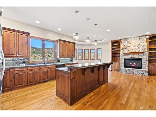 270 Black Bear Dr, Gypsum, CO 81637
