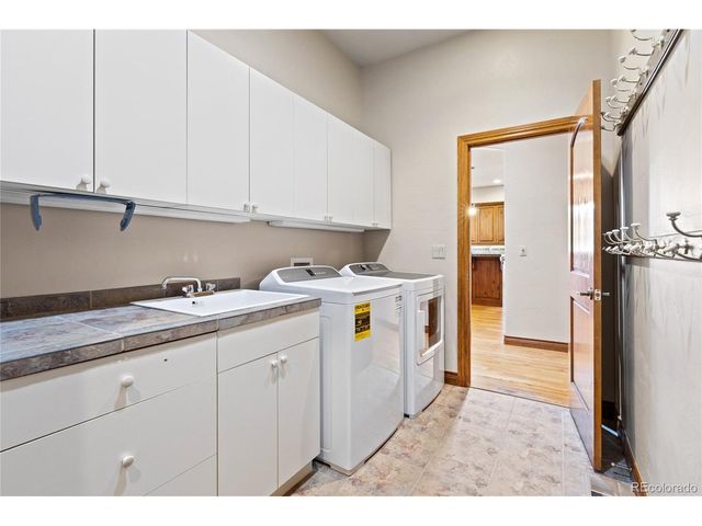 270 Black Bear Dr, Gypsum, CO 81637