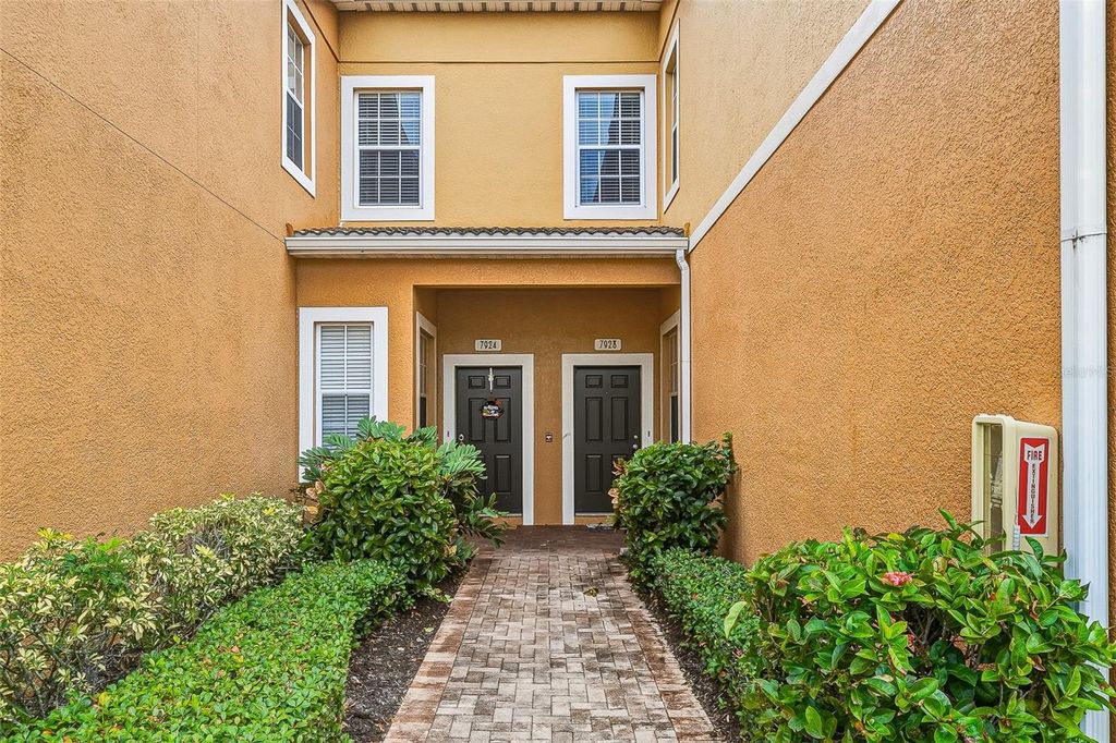 7928 LIMESTONE LANE 19-105, Sarasota, FL 34233