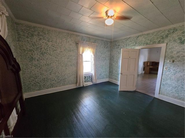 502 Cascade Avenue, Eden, NC 27288