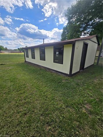 502 Cascade Avenue, Eden, NC 27288