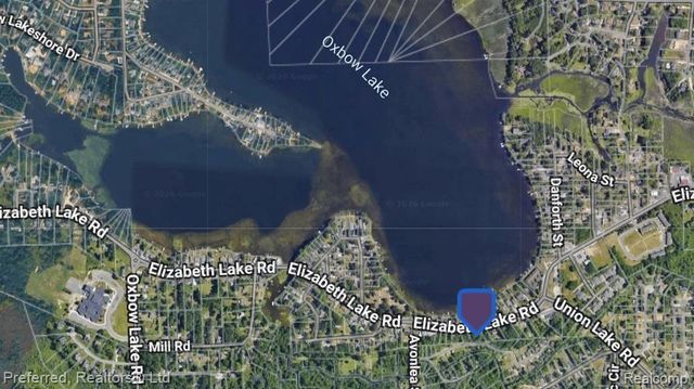 9691 Elizabeth Lake Road, White Lake, MI 48386