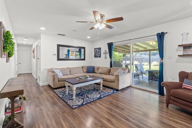 5780 Pearson Ave, Loomis, CA 95650