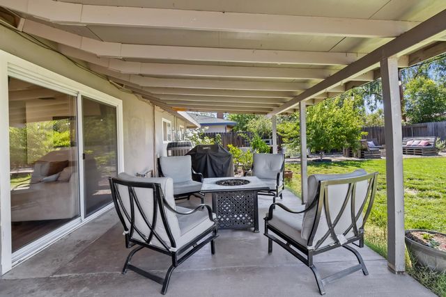 5780 Pearson Ave, Loomis, CA 95650