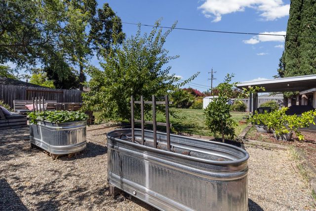 5780 Pearson Ave, Loomis, CA 95650