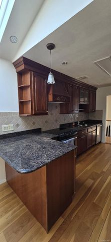 374 Vermont Avenue, Oceanside, NY 11572