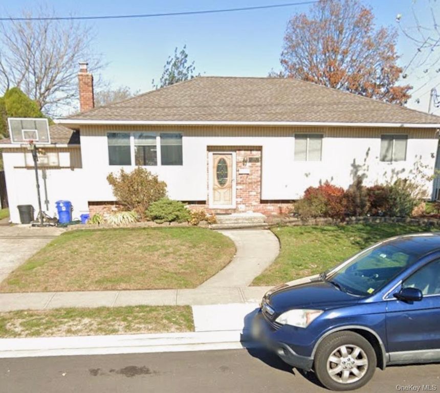 374 Vermont Avenue, Oceanside, NY 11572