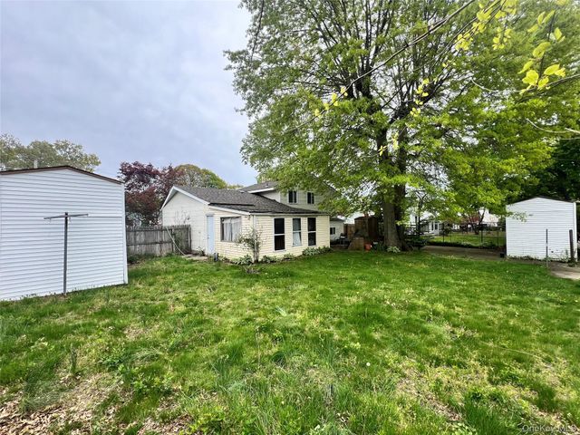 3016 Beechnut Avenue, Medford, NY 11763