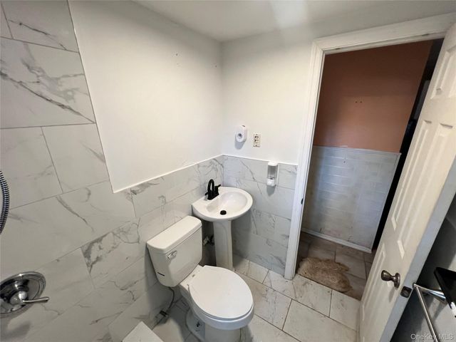 3016 Beechnut Avenue, Medford, NY 11763