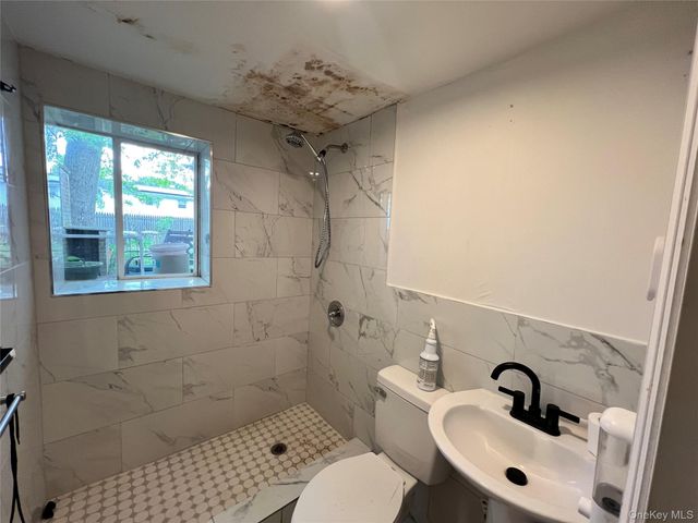 3016 Beechnut Avenue, Medford, NY 11763