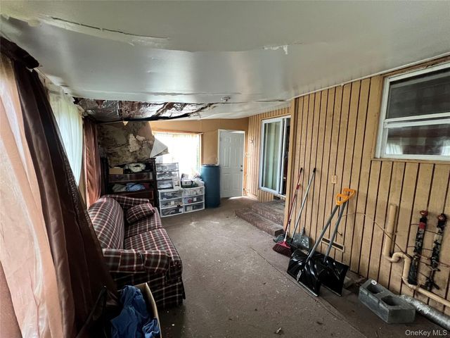 3016 Beechnut Avenue, Medford, NY 11763