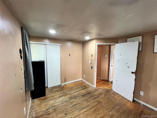 3016 Beechnut Avenue, Medford, NY 11763