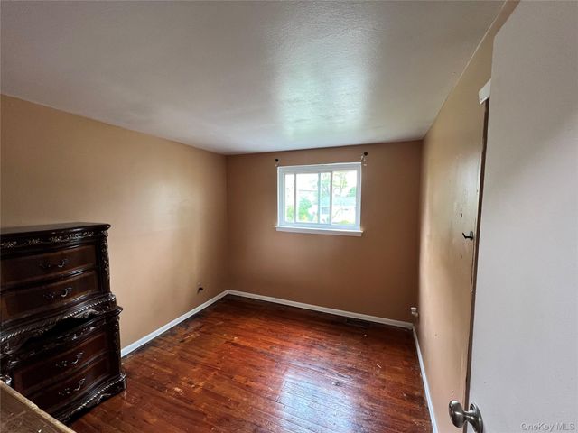 3016 Beechnut Avenue, Medford, NY 11763